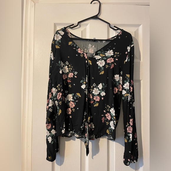 Kismet black floral top - Picture 1 of 3